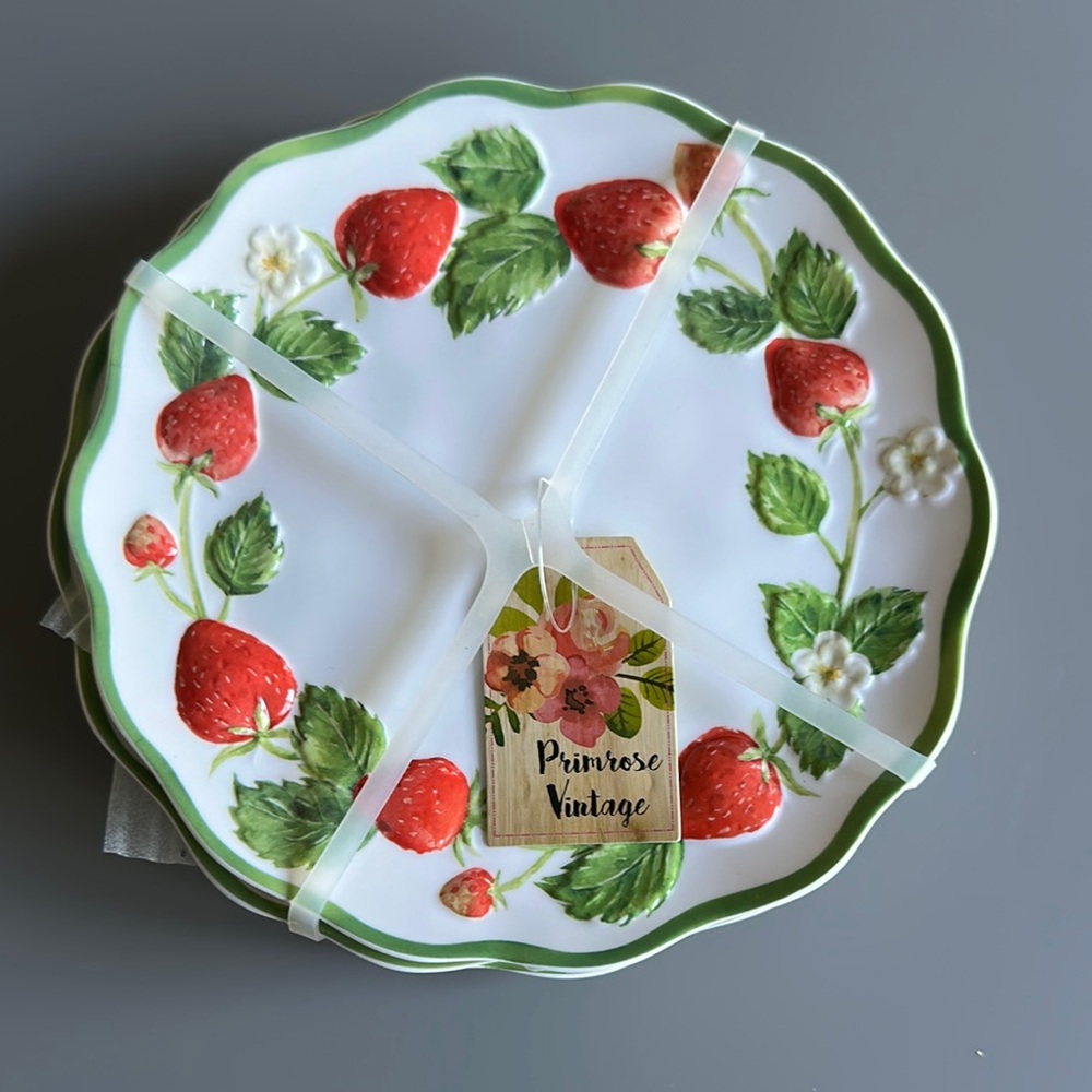 NWT Primrose Vintage Strawberry Dessert Melamine  Plate Set of 4